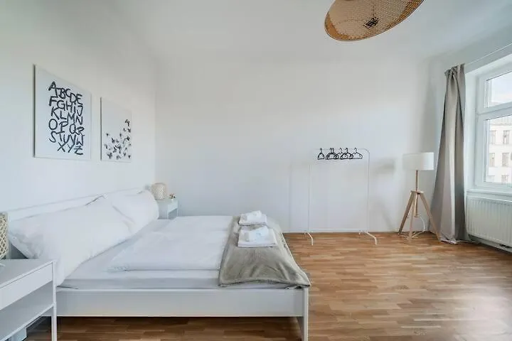 Apartment Danube Studio Living Vienna