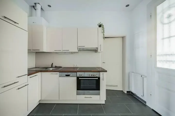 Danube Studio Living Vienna Apartment